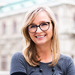 Dr. Julia Ecker